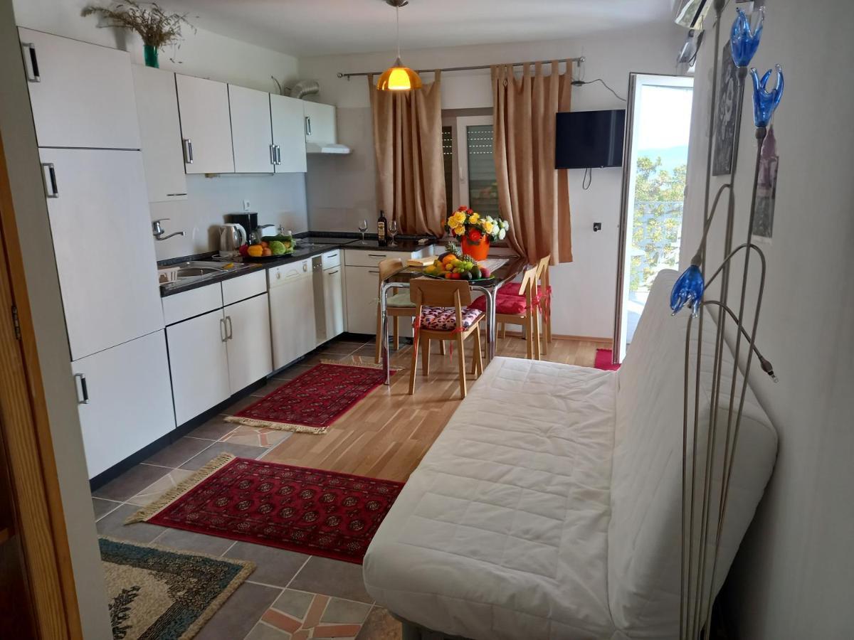 D,Apartman Omišalj Esterno foto